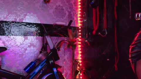 Scarlet online show from 10/23/25, 07:34