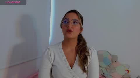 Scarlet  online show from 10/23/25, 08:07