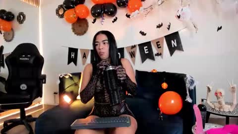 Snapshot of scarlet_summer_25 chatting on 10/04/25, 12:14 scarlet_summer_25 online show from 10/04/25, 12:14