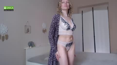 Snapshot of scarlet_sweety chatting on 05/21/26, 02:24 scarlet_sweety online show from 05/21/26, 02:24
