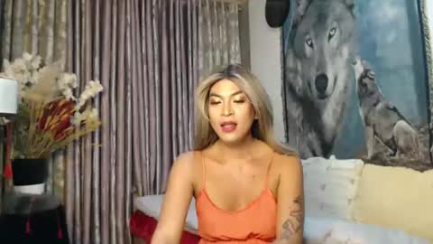 Snapshot of scarlet_ts69 chatting on 01/24/25, 05:32 scarlet online show from 01/24/25, 05:32