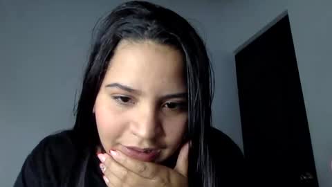 Scarlet Velvet online show from 12/05/25, 07:10