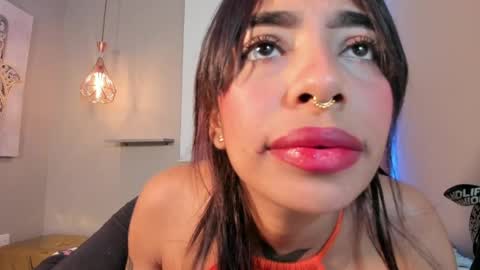 scarlet_vixen_ online show from 04/23/26, 12:26