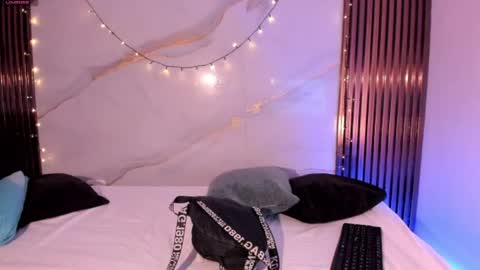 scarlet_vixen_ online show from 07/24/26, 12:36