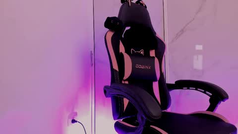 Scarlet online show from 04/02/26, 12:36