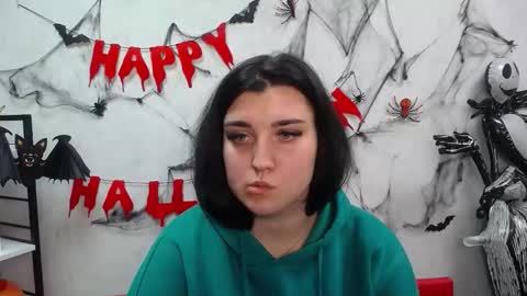 Snapshot of scarletcargo chatting on 11/05/25, 10:59 ScarletCargo online show from 11/05/25, 10:59