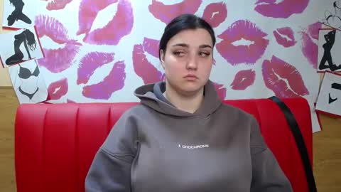 Snapshot of scarletcargo chatting on 11/18/25, 06:07 ScarletCargo online show from 11/18/25, 06:07