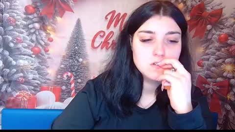 Snapshot of scarletcargo chatting on 12/20/25, 12:23 ScarletCargo online show from 12/20/25, 12:23