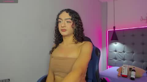 Snapshot of scarletcherry18 chatting on 02/15/26, 03:25 scarlet online show from 02/15/26, 03:25