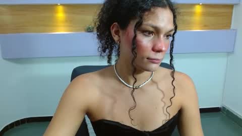 Snapshot of scarletdream4 chatting on 03/04/25, 08:05 Scarlet Dream online show from 03/04/25, 08:05