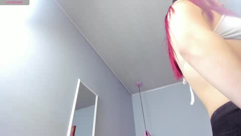 Snapshot of scarletgv chatting on 01/15/25, 05:19 Scarlet online show from 01/15/25, 05:19