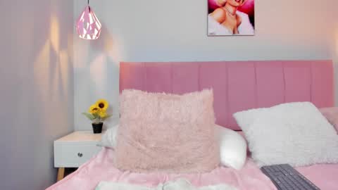 Snapshot of scarletgv chatting on 02/01/25, 01:20 Scarlet online show from 02/01/25, 01:20
