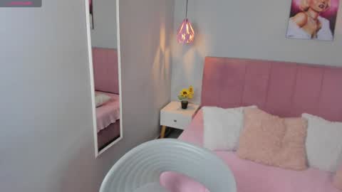 Snapshot of scarletgv chatting on 02/05/25, 04:59 Scarlet online show from 02/05/25, 04:59