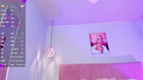 Snapshot of scarletgv chatting on 02/19/25, 06:33 Scarlet online show from 02/19/25, 06:33