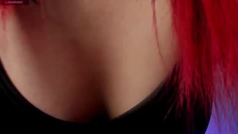 Snapshot of scarletgv chatting on 11/11/25, 10:21 Scarlet online show from 11/11/25, 10:21