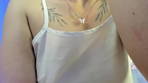 Snapshot of scarletgv chatting on 11/29/25, 06:49 Scarlet online show from 11/29/25, 06:49