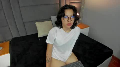 Snapshot of scarleth_blaze chatting on 06/25/26, 03:39 scarleth_blaze online show from 06/25/26, 03:39