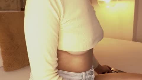 Snapshot of scarleth_lux_ chatting on 11/10/25, 04:11 Scarleth online show from 11/10/25, 04:11