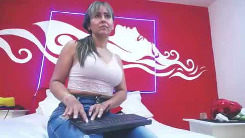 Snapshot of scarlethchannel chatting on 09/21/25, 04:52 Scarleth online show from 09/21/25, 04:52