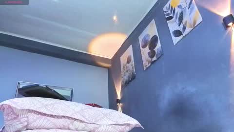 Snapshot of scarlethnyx chatting on 10/22/25, 01:11 Scarleth Nyx online show from 10/22/25, 01:11