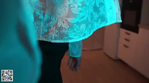 Scarlet online show from 04/19/26, 10:01