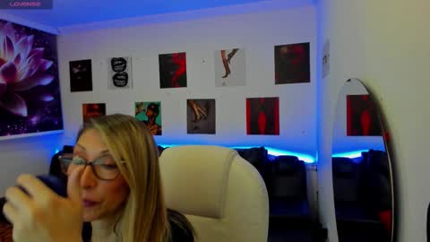 Scarlett online show from 02/25/26, 11:42