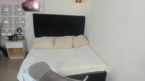 Snapshot of scarlett__bell chatting on 10/27/25, 01:48 Scarlett online show from 10/27/25, 01:48