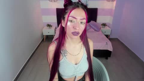 Snapshot of scarlett__bell chatting on 11/20/25, 01:55 Scarlett online show from 11/20/25, 01:55