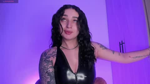 SCARLETT COLLINS online show from 04/10/26, 11:04
