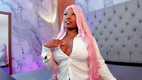 Mariana online show from 04/24/26, 05:21