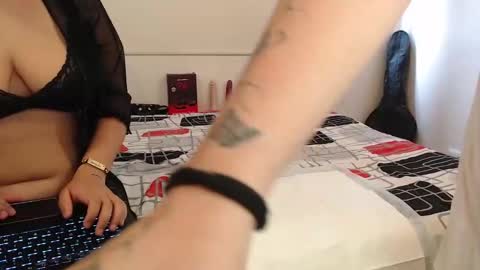 Scarlett and Jazmin online show from 02/02/25, 04:54