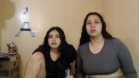 Scarlett and Jazmin online show from 07/04/26, 07:03