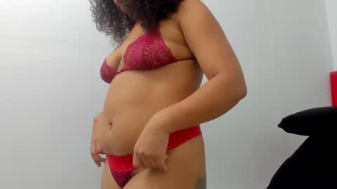 scarlett_fox20 online show from 02/25/25, 12:03