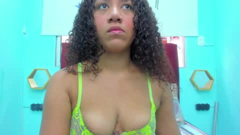 scarlett_fox20 online show from 05/20/26, 01:06