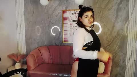 scarlett_jhonson_ch online show from 05/14/26, 12:45