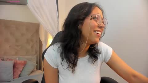 Snapshot of scarlett_musik chatting on 02/05/26, 02:00 Scarllett online show from 02/05/26, 02:00