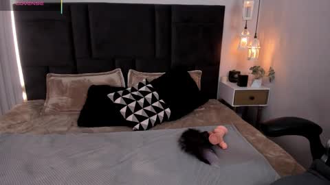 Snapshot of scarlett_musik chatting on 02/11/26, 05:23 Scarllett online show from 02/11/26, 05:23