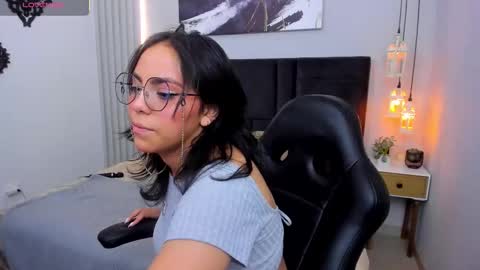 Snapshot of scarlett_musik chatting on 02/22/26, 05:08 Scarllett online show from 02/22/26, 05:08