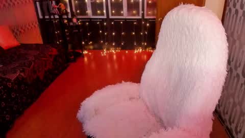 Snapshot of scarlett_ohara_1861 chatting on 01/14/25, 06:28 Scarlett online show from 01/14/25, 06:28