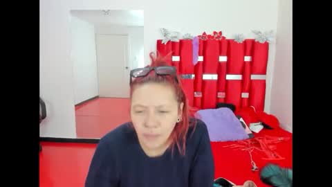scarlett_red_11 online show from 05/15/26, 04:03