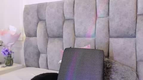 Scarlet  online show from 03/20/26, 10:47