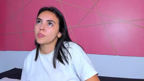 Isabella online show from 12/19/25, 08:10