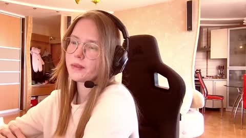 scarletta_ online show from 03/25/26, 08:20