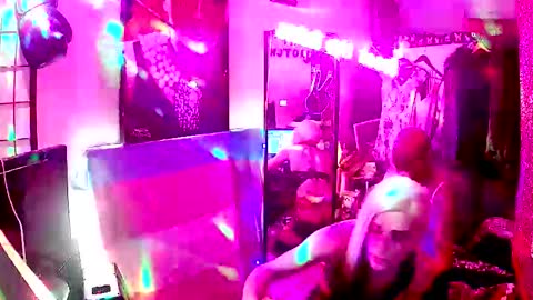 Scarletta Wolf online show from 01/06/26, 07:45