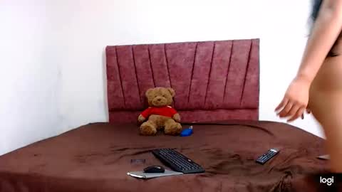 Snapshot of scarlettandbennn chatting on 05/12/26, 05:10 Scarlett And Benn.... online show from 05/12/26, 05:10