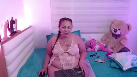 Snapshot of scarlettbooty chatting on 05/11/26, 11:27 scarlettbooty online show from 05/11/26, 11:27