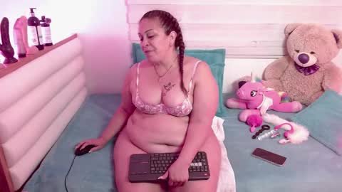 Snapshot of scarlettbooty chatting on 05/18/26, 11:49 scarlettbooty online show from 05/18/26, 11:49