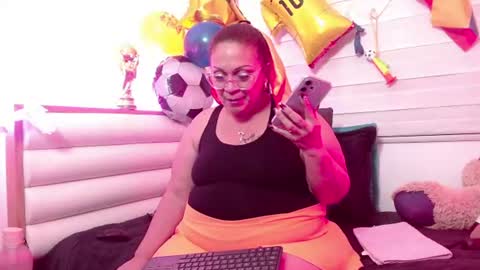 Snapshot of scarlettbooty chatting on 06/19/26, 11:03 scarlettbooty online show from 06/19/26, 11:03