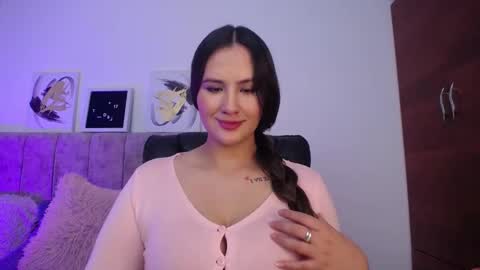 Snapshot of scarlettbrowmn chatting on 01/10/25, 06:42 Sara online show from 01/10/25, 06:42