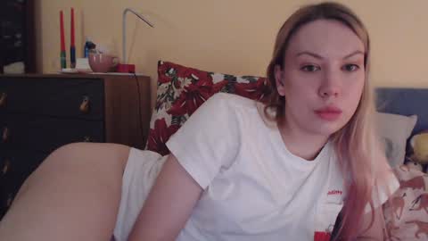 Snapshot of scarlettford chatting on 12/19/24, 01:40 Scarlett online show from 12/19/24, 01:40